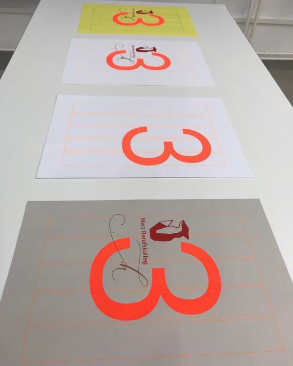 Siebdrucke auf dem Tisch